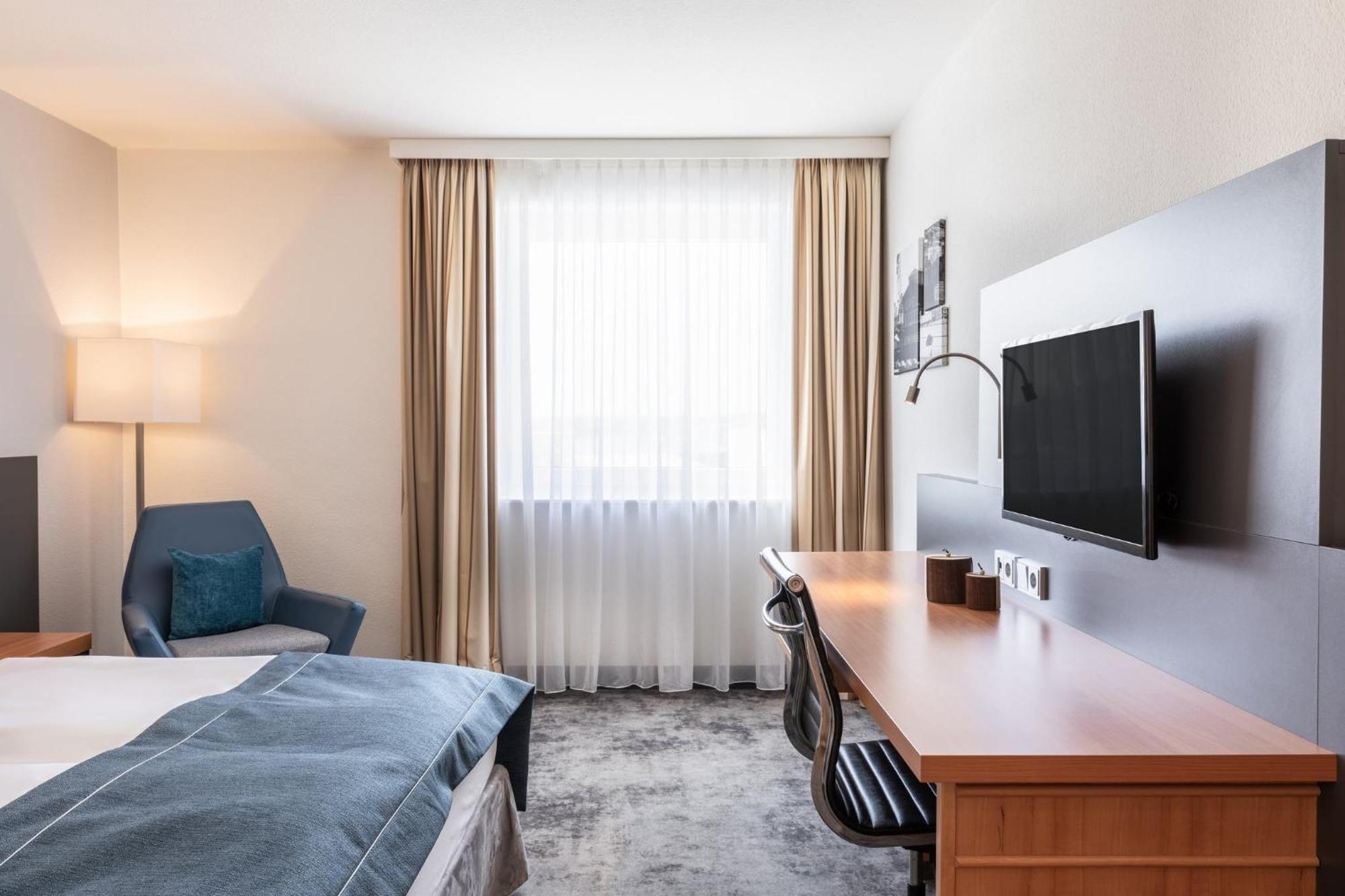 Garner Hotel Ruesselsheim By Ihg Esterno foto