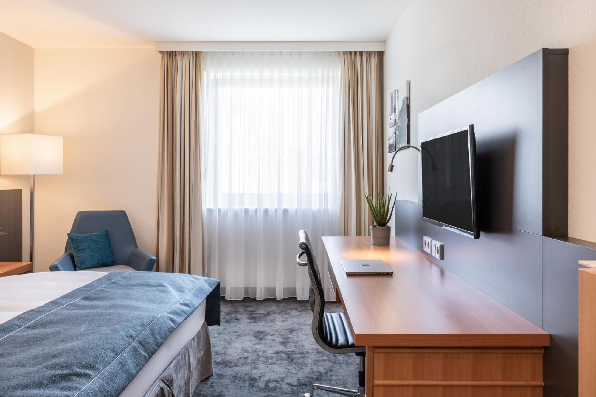 Garner Hotel Ruesselsheim By Ihg Esterno foto