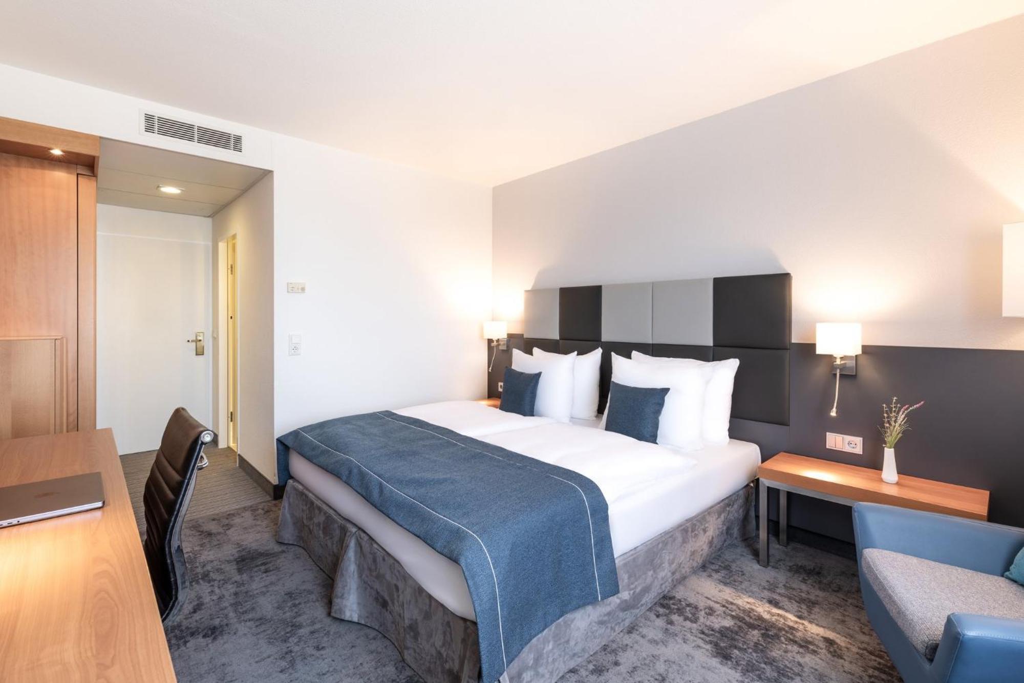 Garner Hotel Ruesselsheim By Ihg Esterno foto